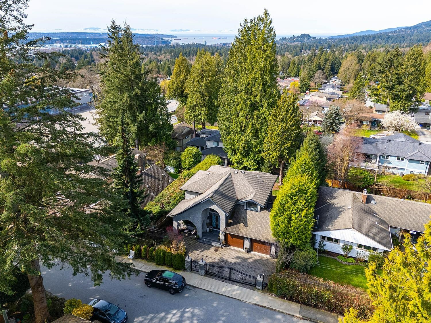 Property Photo: 3263 Norwood Avenue BC V7N 3P2