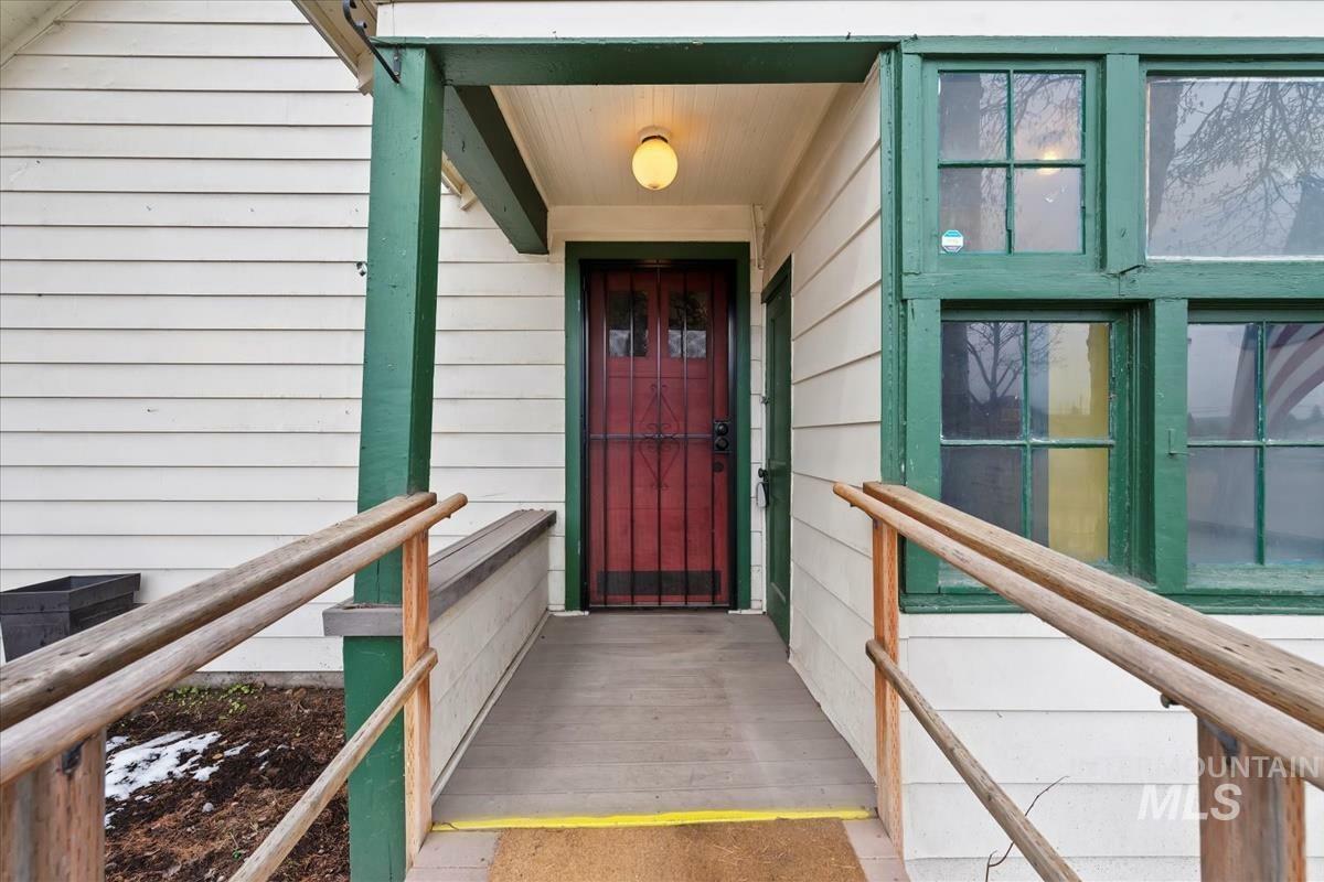 Property Photo: 121 S Main Street ID 83611