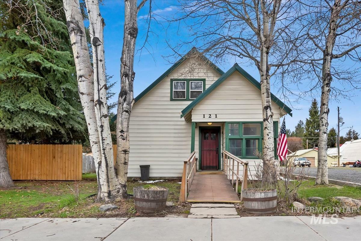 Property Photo:  121 S Main Street  ID 83611 