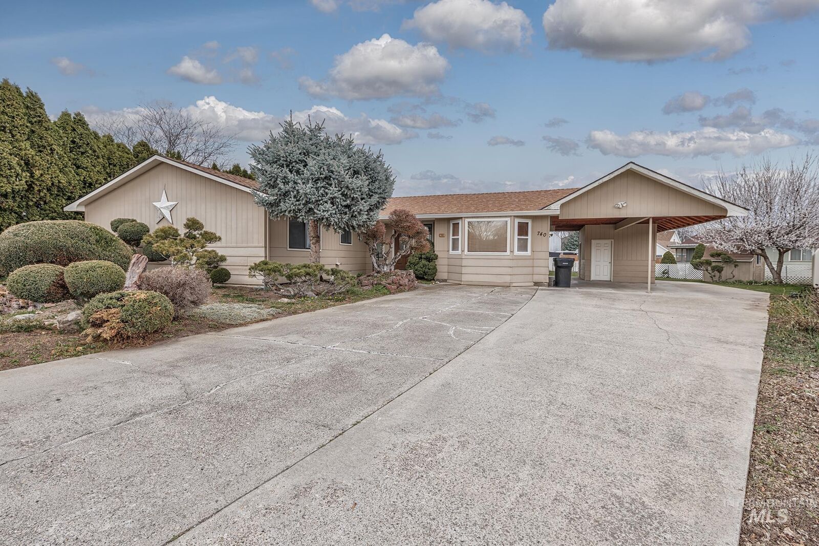 Property Photo: 740 Flintlock Way ID 83672