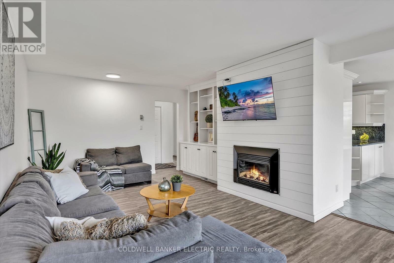 Property Photo: 33 Honeysuckle Road ON K0L 1Z0