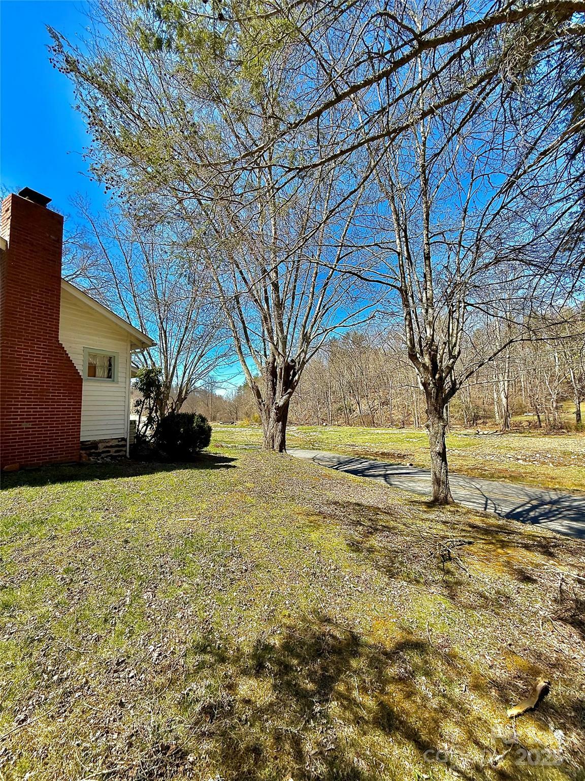 Property Photo: 3004 Cane Creek Road NC 28705