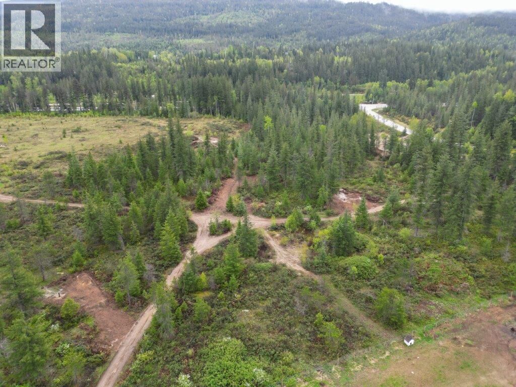 Photo de la propriété: 4103 Balsam Way BC V0E 2J0