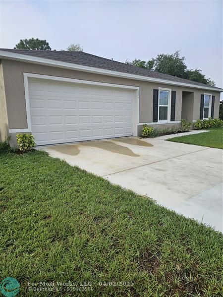 Property Photo:  372 SW Voltair Ter  FL 34984 