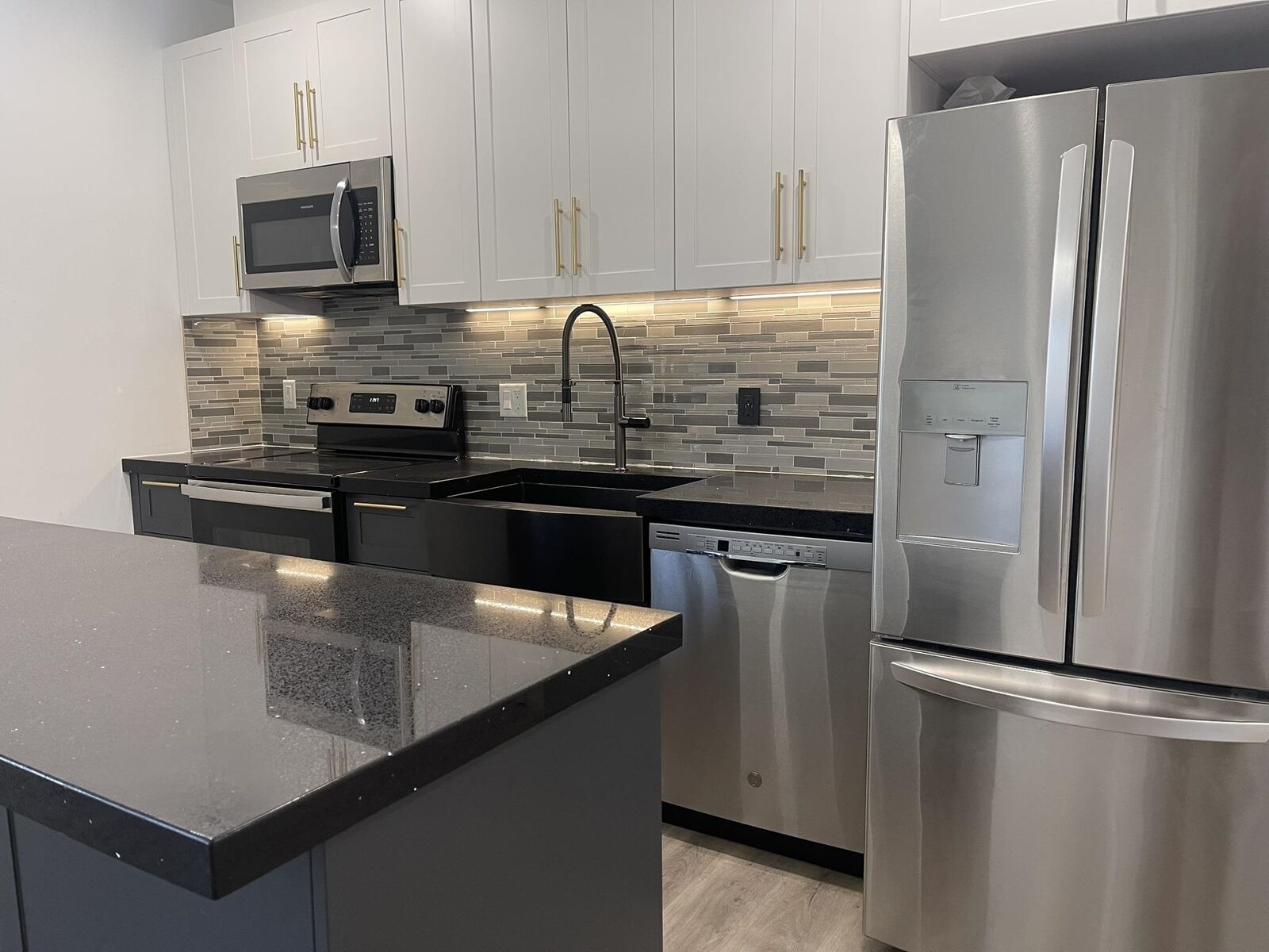 Property Photo: 211 Baldwin Ave 601 NJ 07306