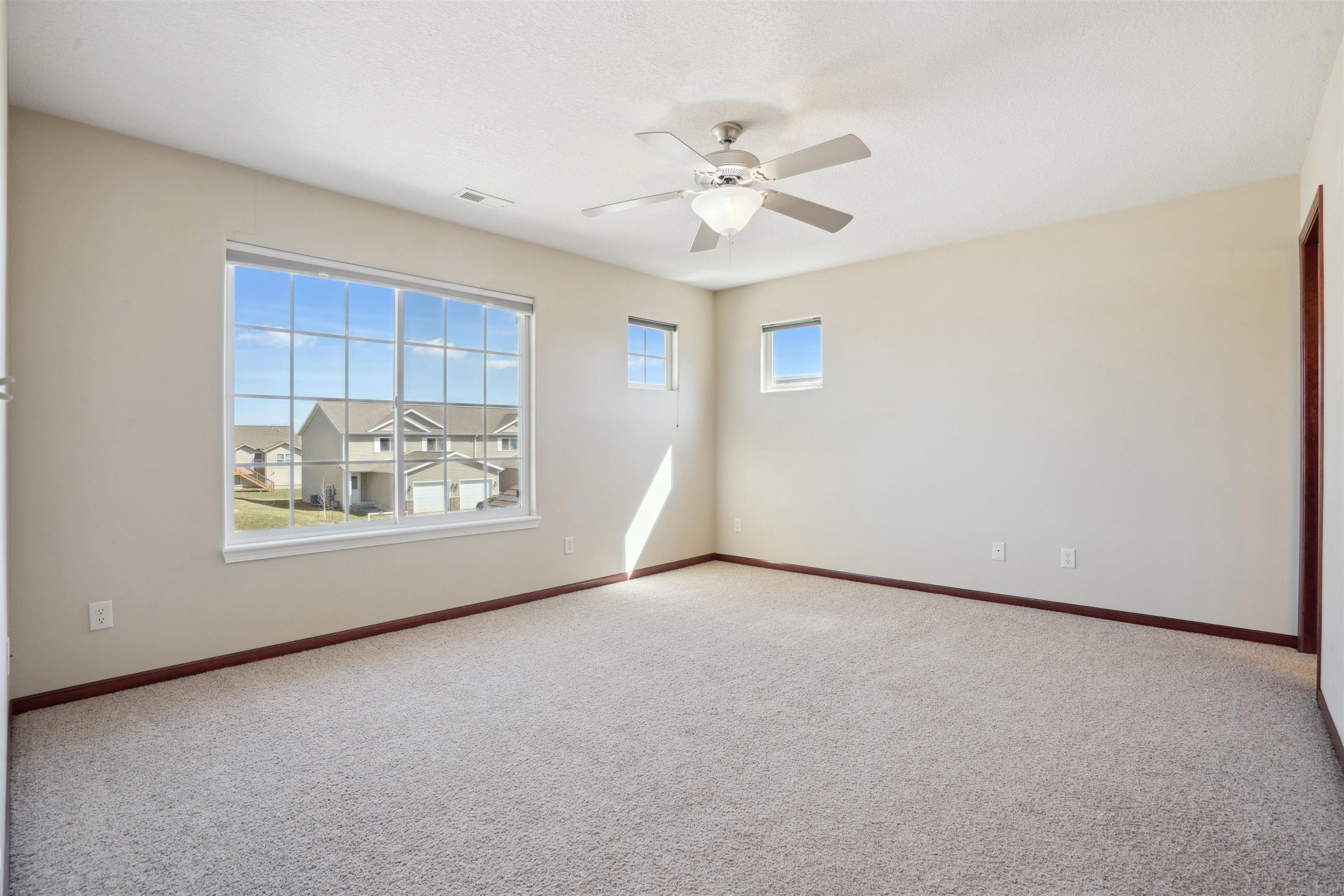 Property Photo: 4805 Algonquin Drive 2 IA 50613