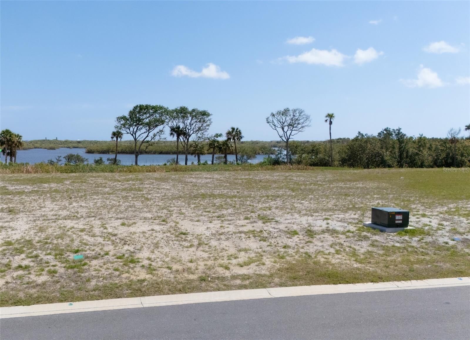 Property Photo: 28 Coronado Road FL 32136