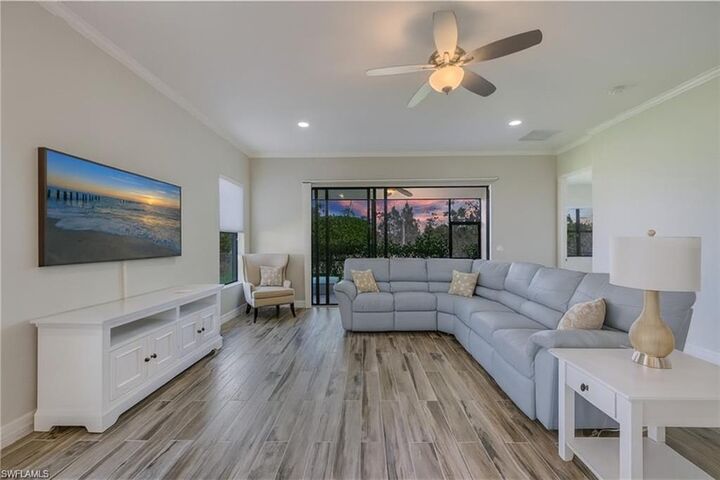 Property Photo: 2820 Cinnamon Bay Cir FL 34119