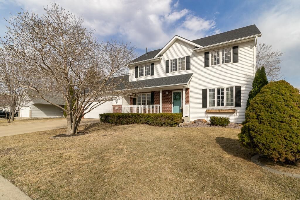 Property Photo:  212 Falcon Drive  MN 56001 