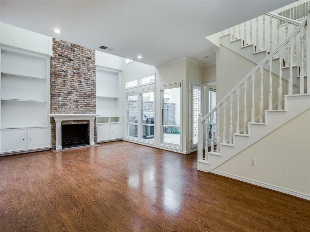 Property Photo: 4520 Glenwick Lane TX 75205