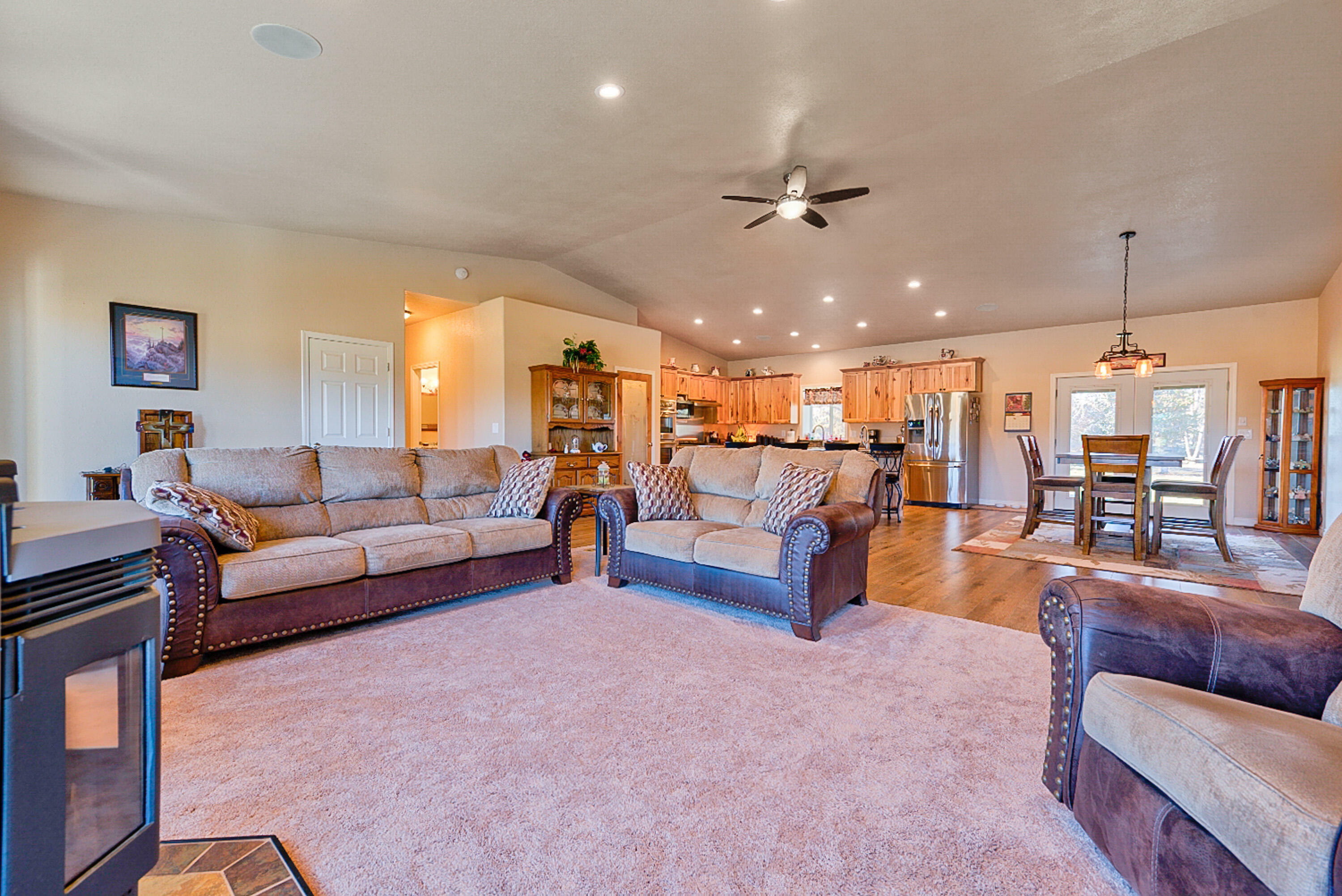 Property Photo: 191 SW 67th Street OR 97756