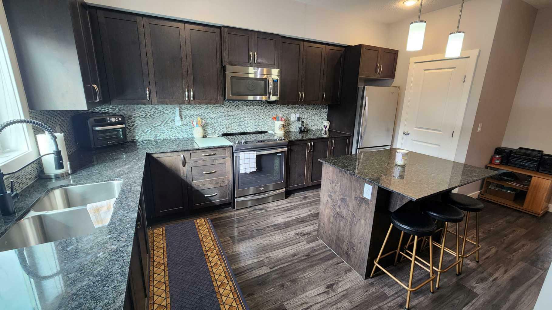 Property Photo: 389 Midtown Gate SW AB T4B 4C9