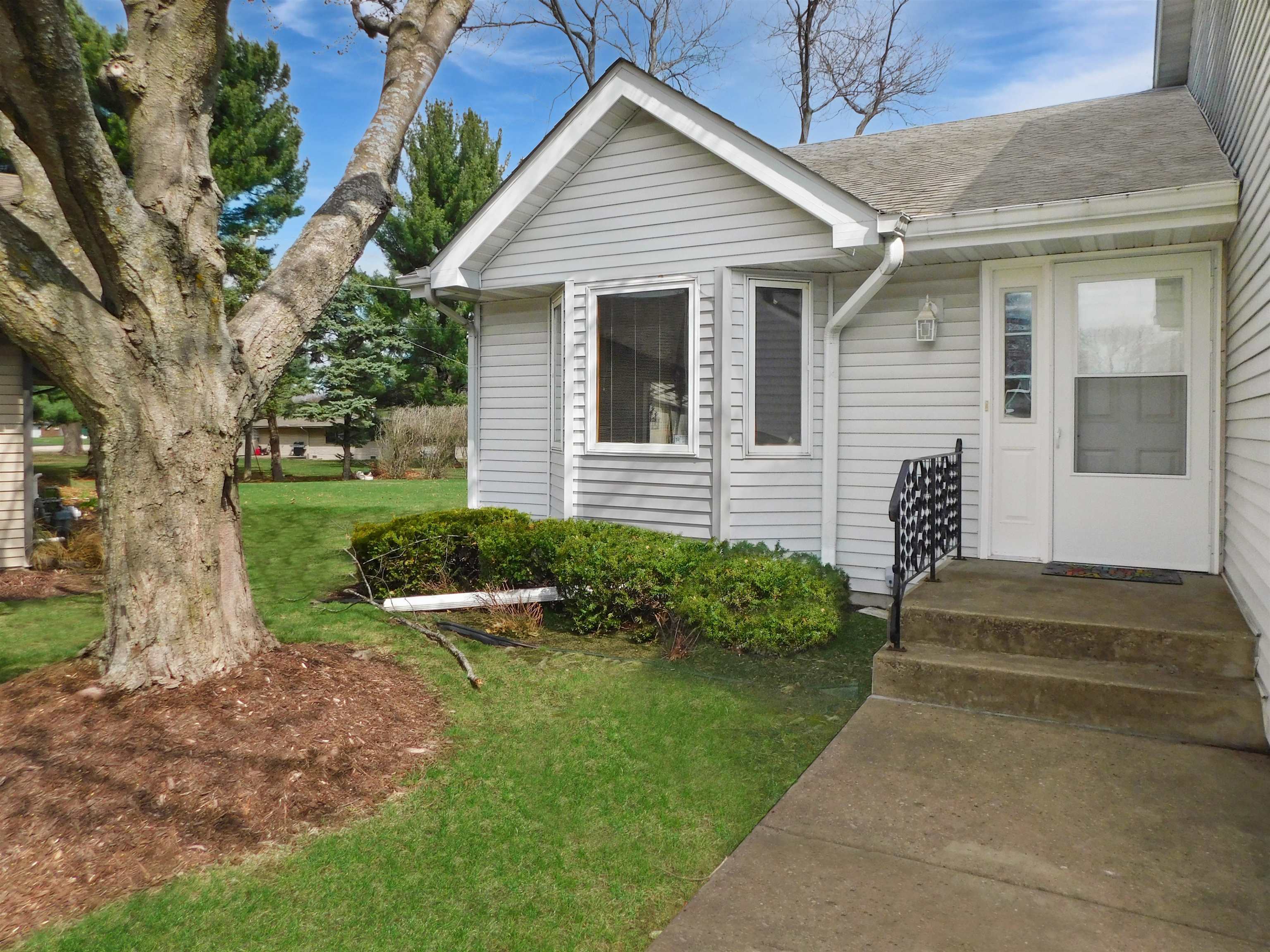 Property Photo: 5354 Dierks Drive IL 61108