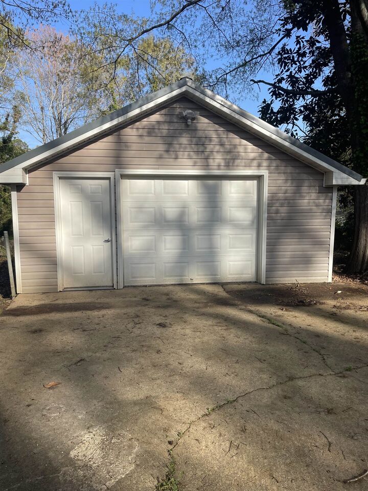 Property Photo: 126 White Oak Road SC 29301