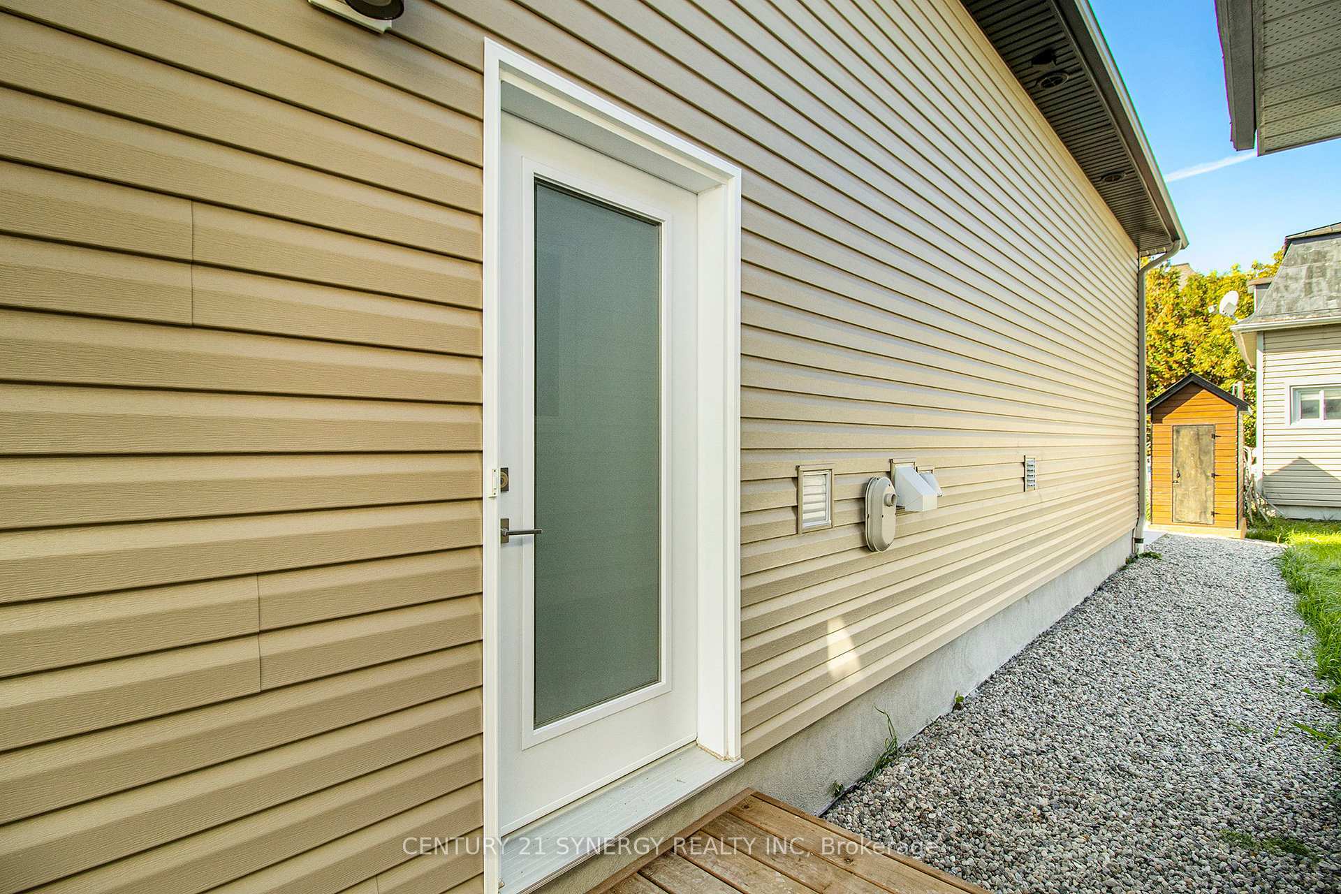 Property Photo: 656 Dollard Street A ON K0A 1M0