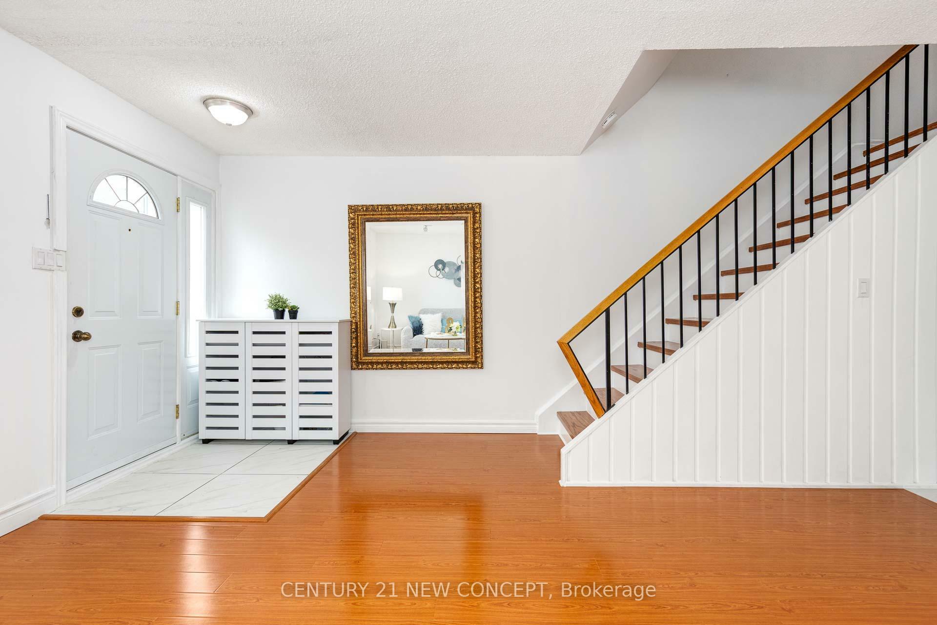 Property Photo: 1310 Gulleden Drive 13 ON L4X 1Y9