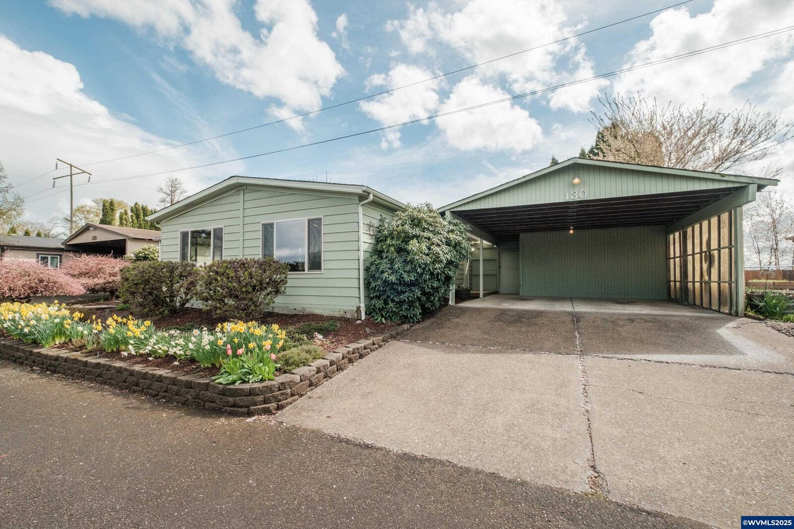 Property Photo: 3800 Mountain View Dr SE 130 OR 97322