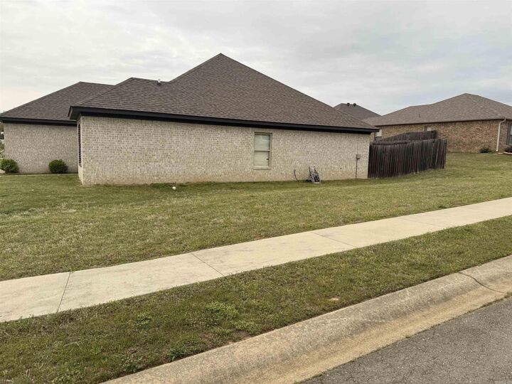 Property Photo:  570 Crepe Myrtle Loop  AR 72023 