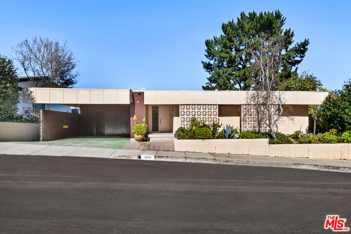 Property Photo:  3344 Alginet Dr  CA 91436 