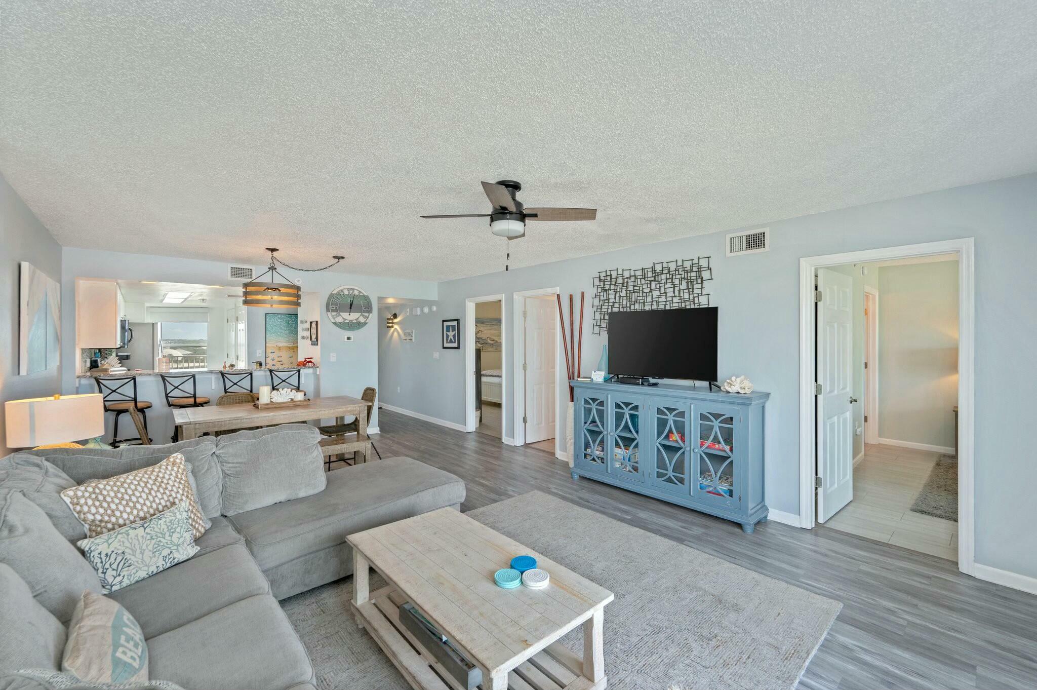 Property Photo: 895 Santa Rosa Boulevard Apt 606 FL 32548