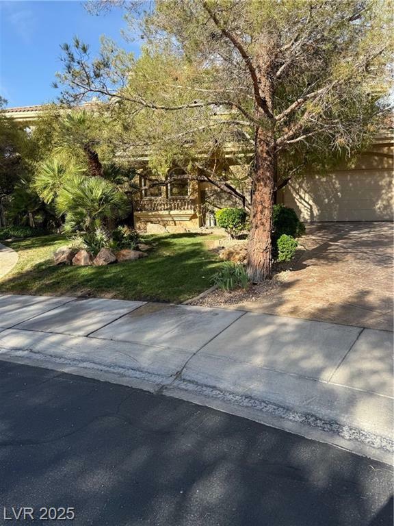 Property Photo: 4 Bloomfield Hills Drive NV 89052