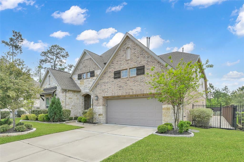 Property Photo: 33 Violet Sunset Lane TX 77375