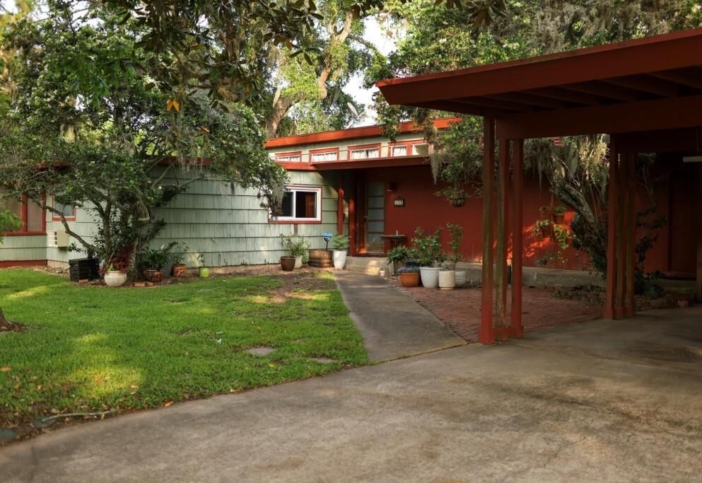 Property Photo: 530 Circle Way Drive TX 77566