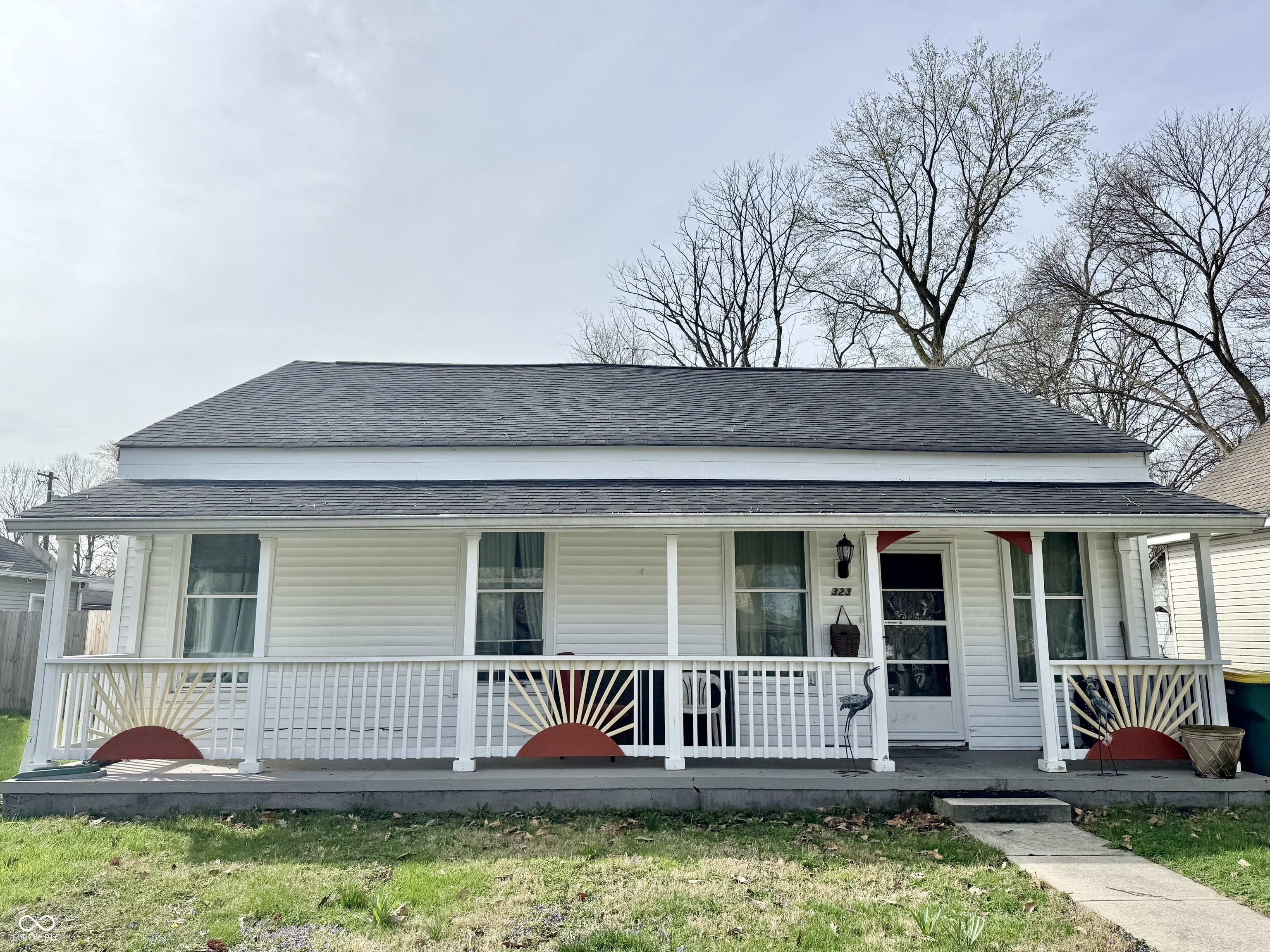 Property Photo: 323 E Adams Street IN 46131