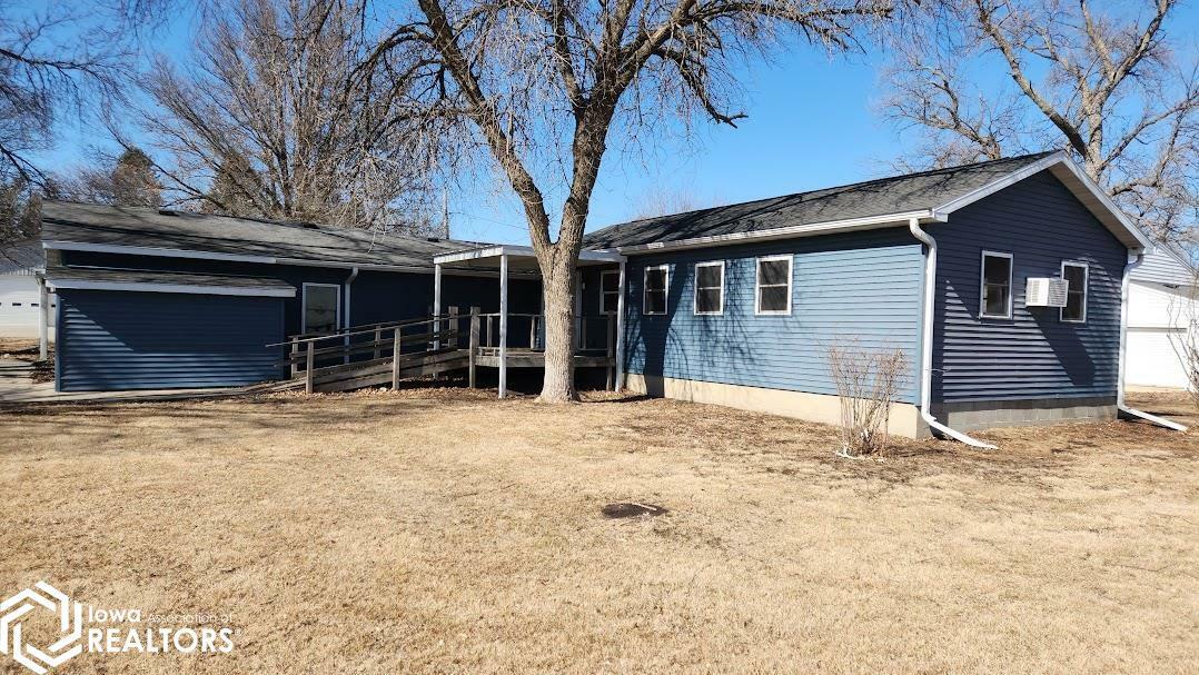 Property Photo:  428 N 2nd Street  IA 50475 
