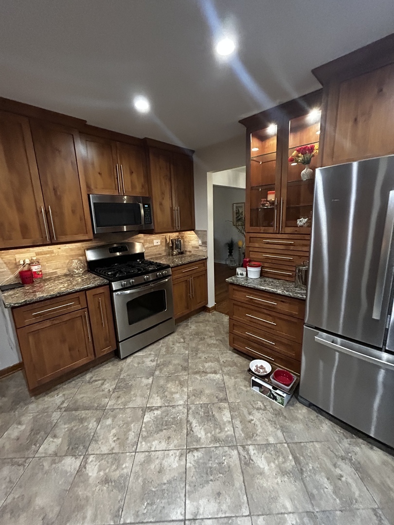 8S045 Grant Street  Darien IL 60561 photo