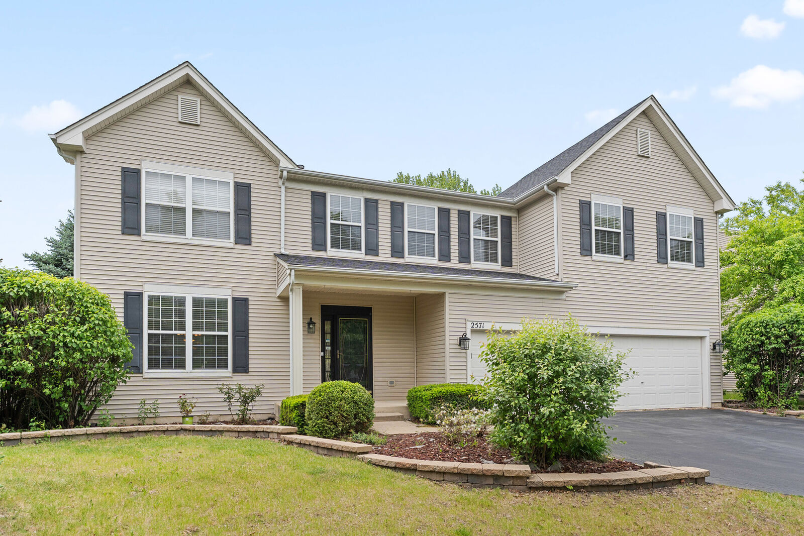 Property Photo: 2571 Rourke Drive IL 60503