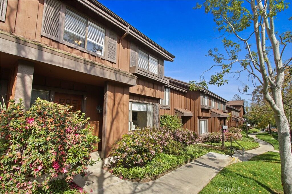 Property Photo: 1320 Stonewood Court CA 90732