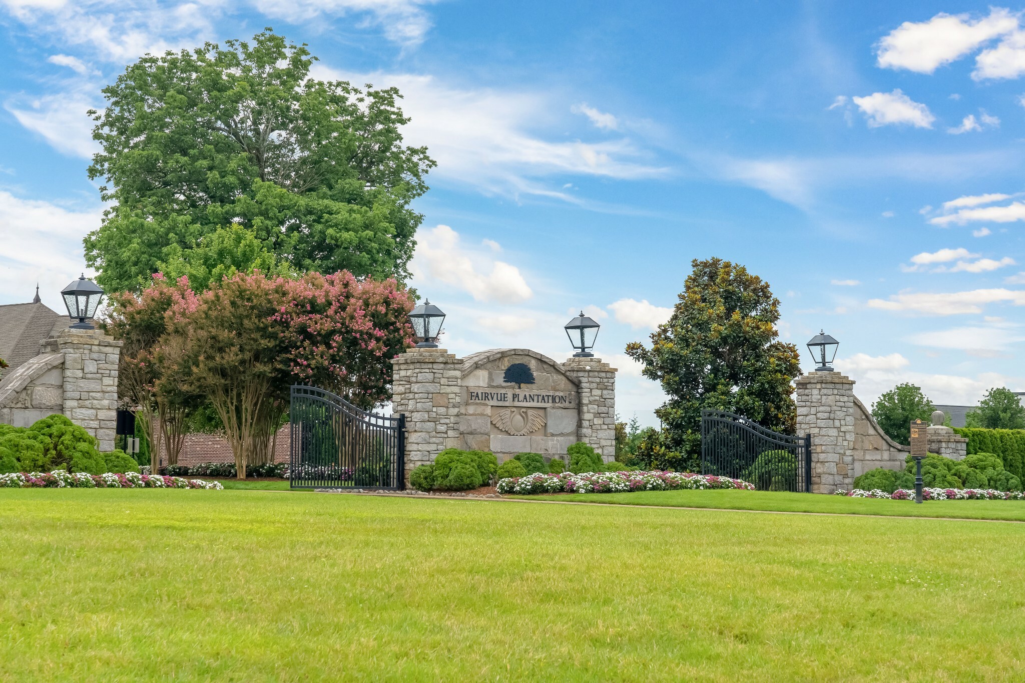 Property Photo: 805 Plantation Blvd TN 37066