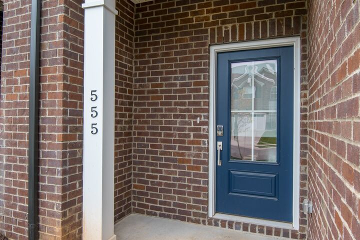 Property Photo:  555 Becks Pl  TN 37066 