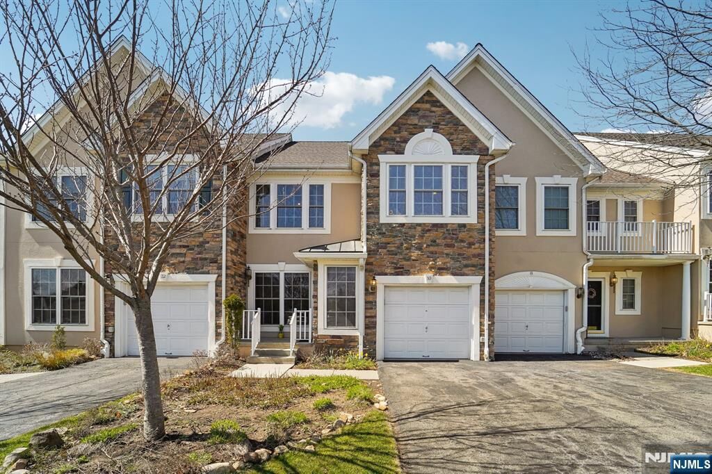 Property Photo:  10 Magnolia Way  NJ 07508 