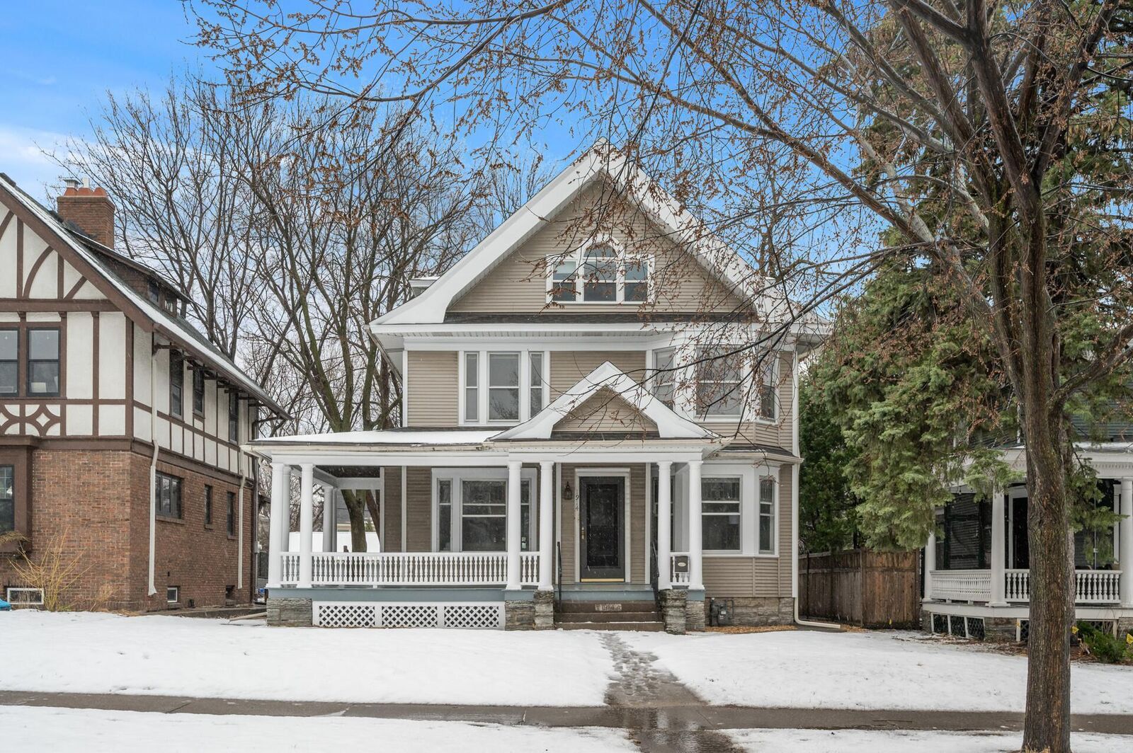 Property Photo: 1914 Selby Avenue MN 55104
