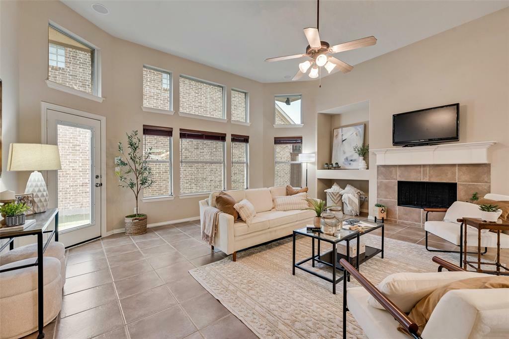 Property Photo: 5685 Country View Lane TX 75036