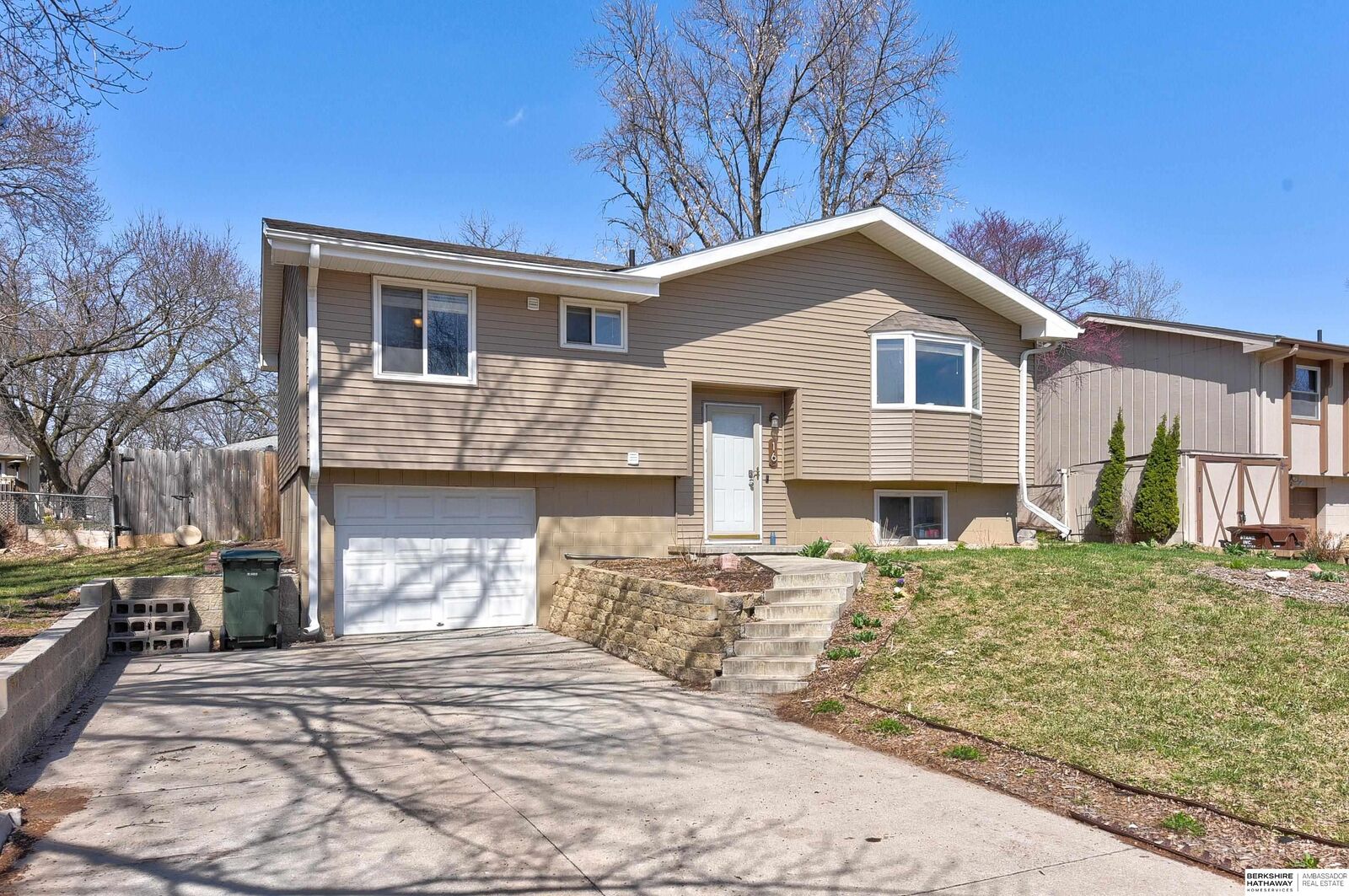 Property Photo: 16 Redwood Lane NE 68073