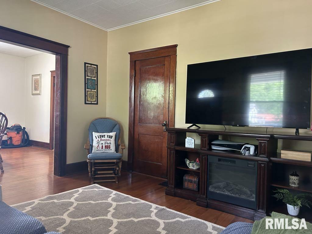 Property Photo: 1106 Jefferson Street IL 62301