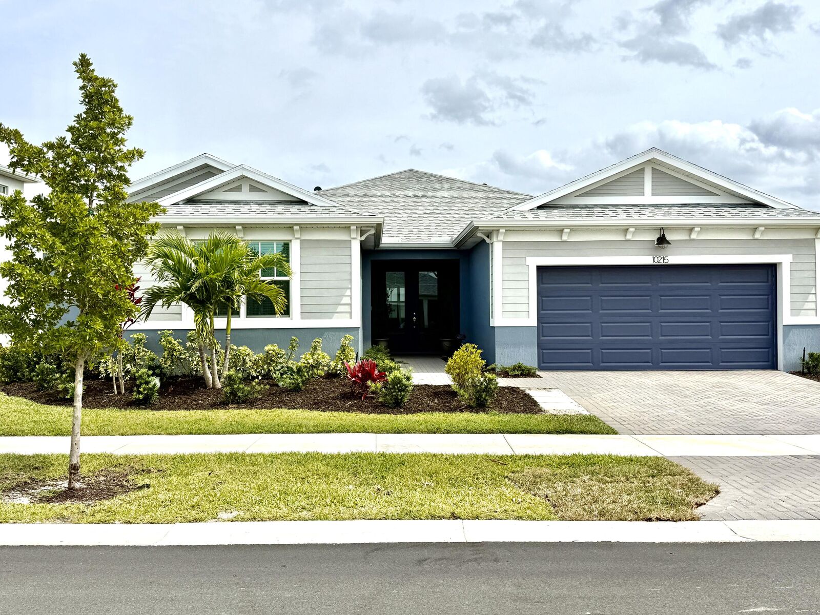 Property Photo:  10215 SW Orana Drive  FL 34987 