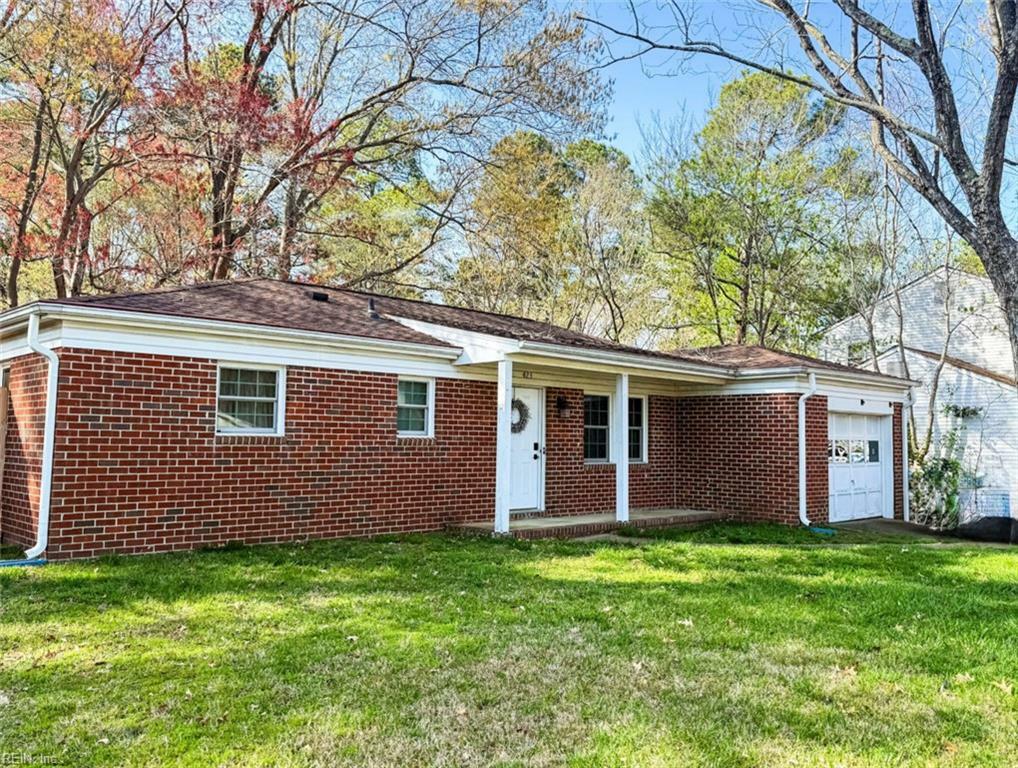 Property Photo: 423 Aspen Drive VA 23608