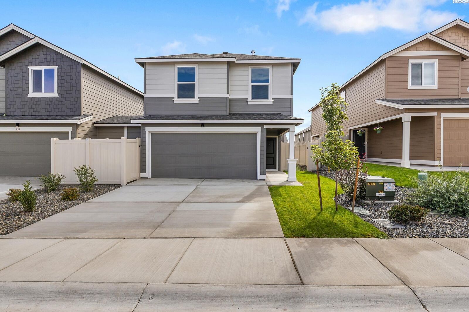 Property Photo:  755 S Zeelar Street  WA 99336 