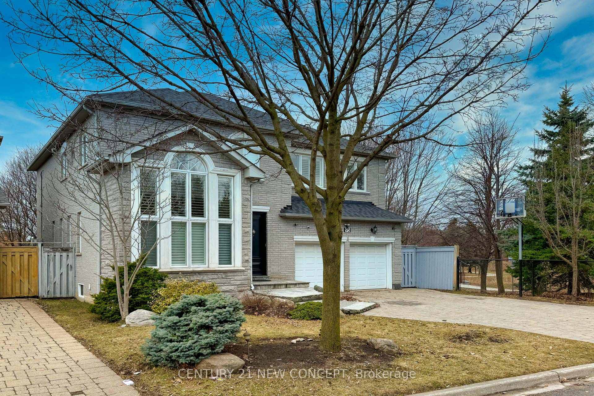 Property Photo: 95 Loudon Crescent ON L4J 8N4