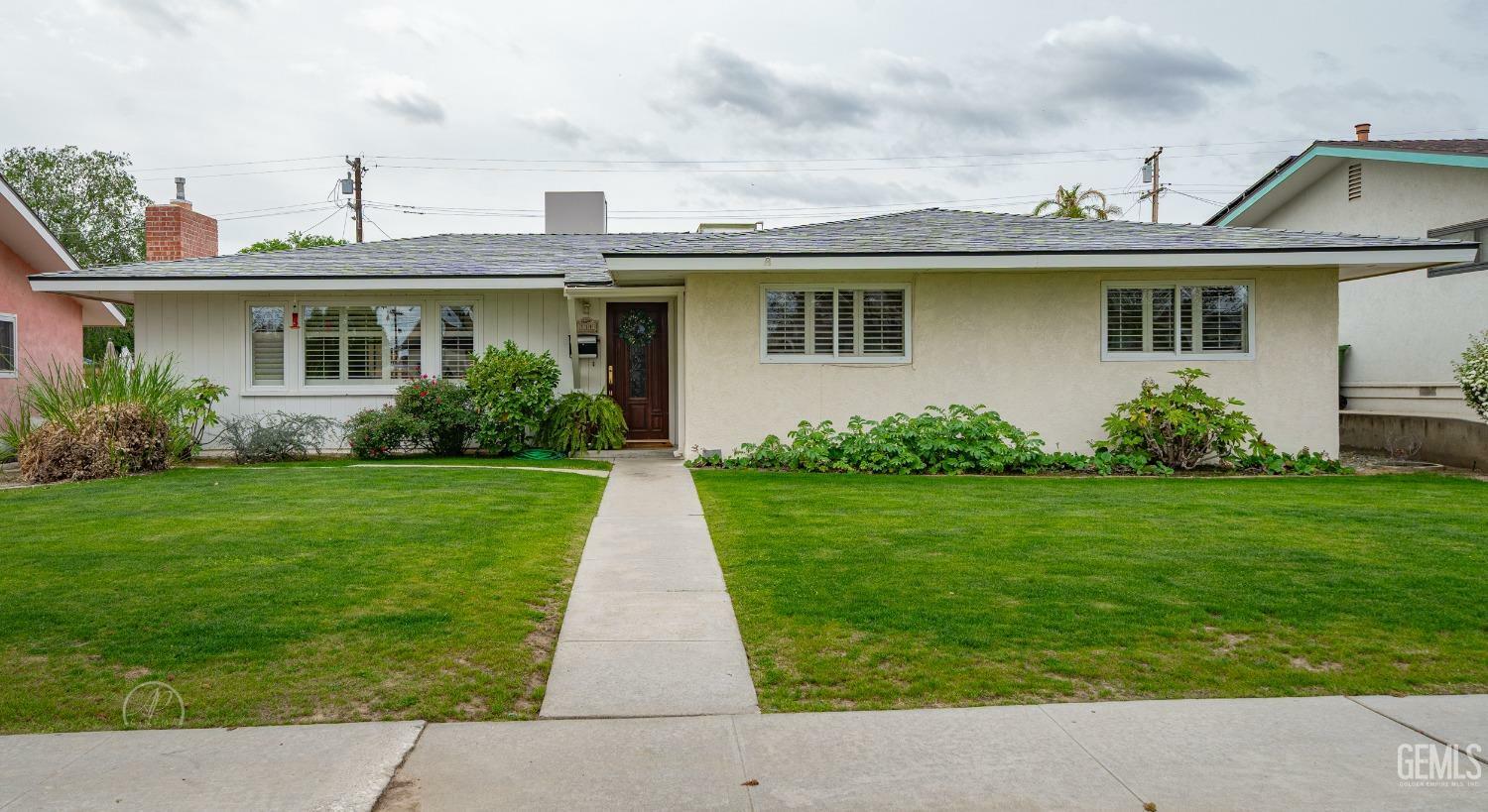 Property Photo: 111 E Calvin Street CA 93268