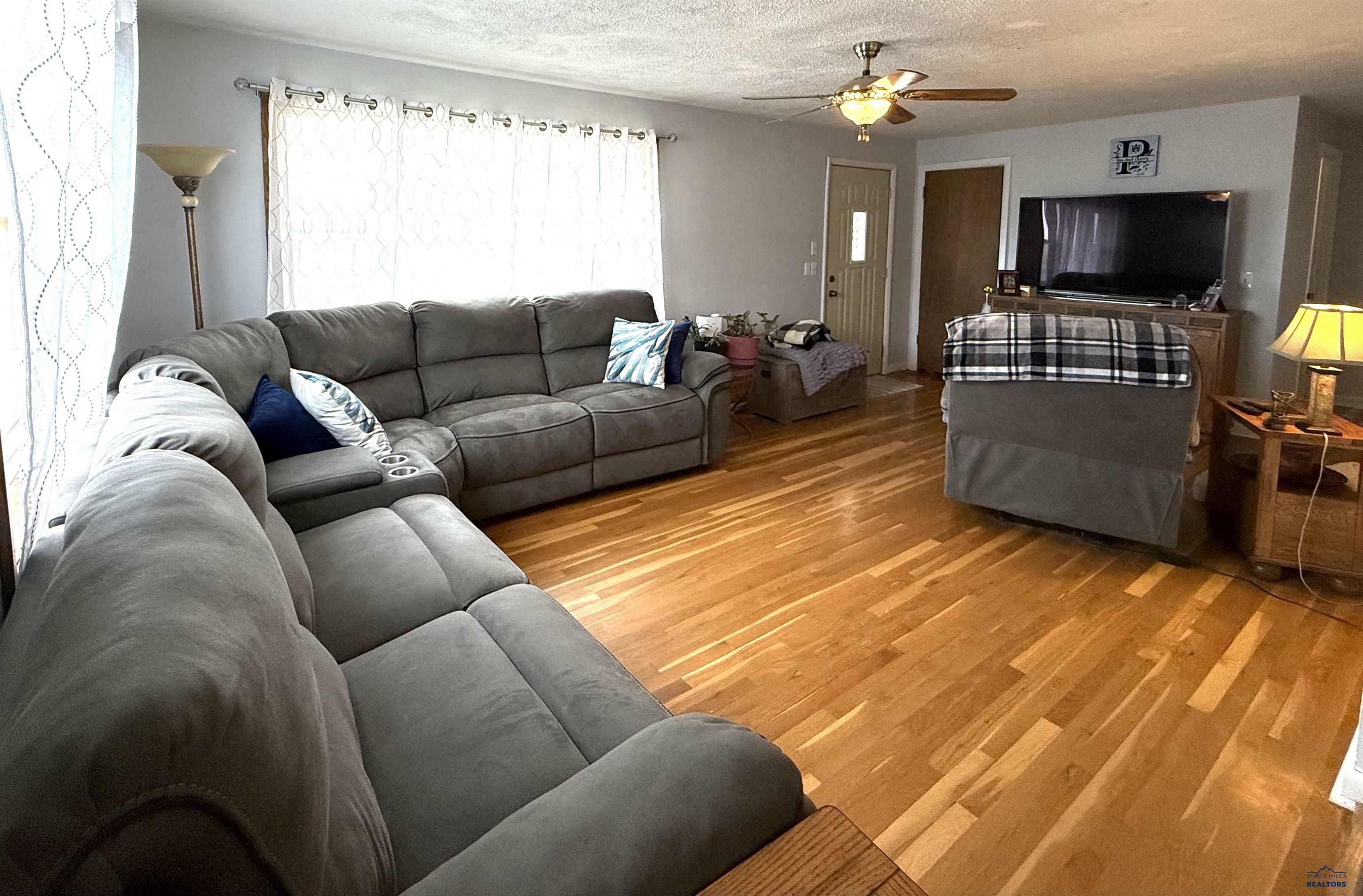 Property Photo: 304 10th Ave SD 57735-0000