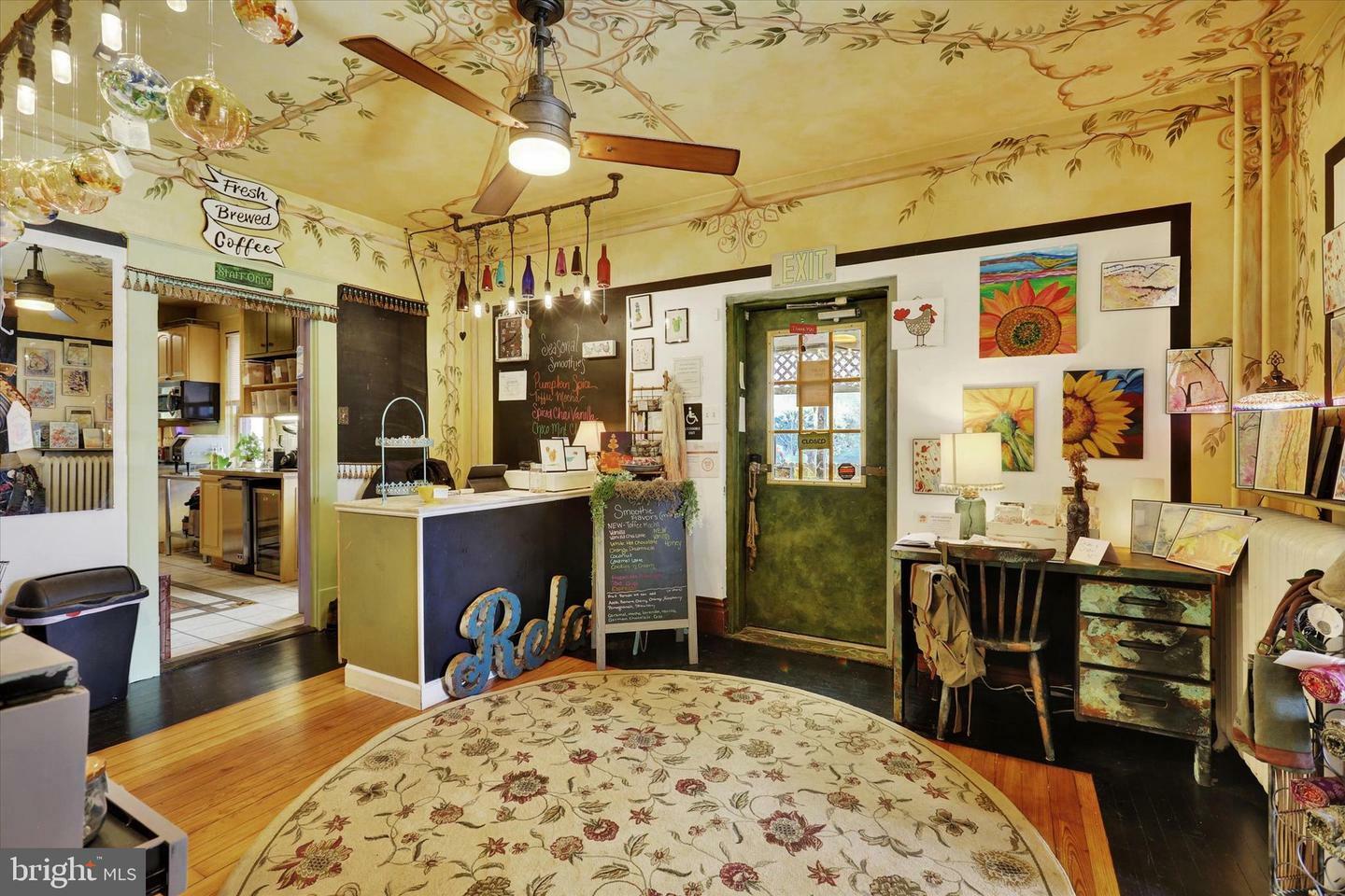 Property Photo: 1055 Lincoln Way E PA 17201