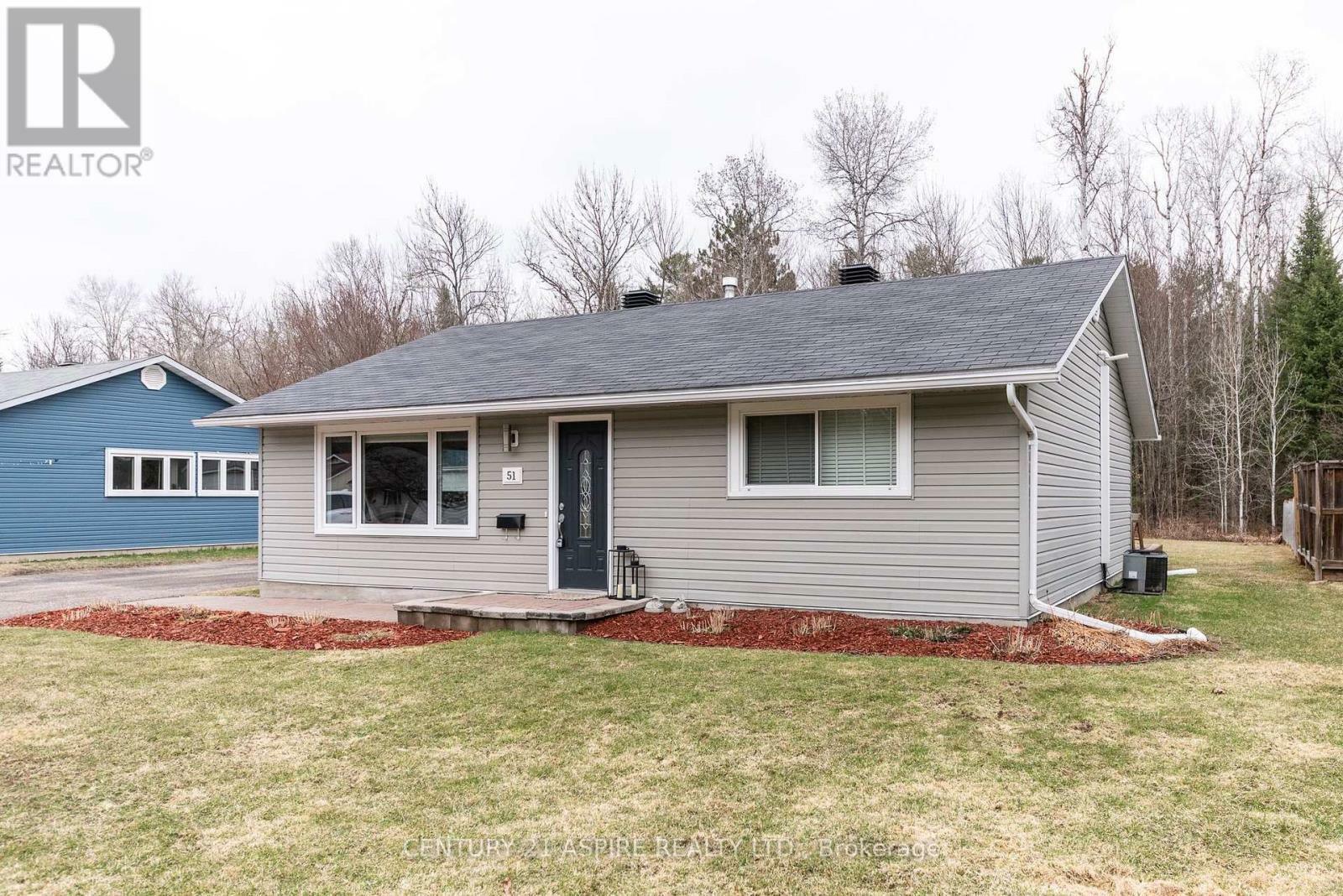 Property Photo: 51 Beach Avenue ON K0J 1P0