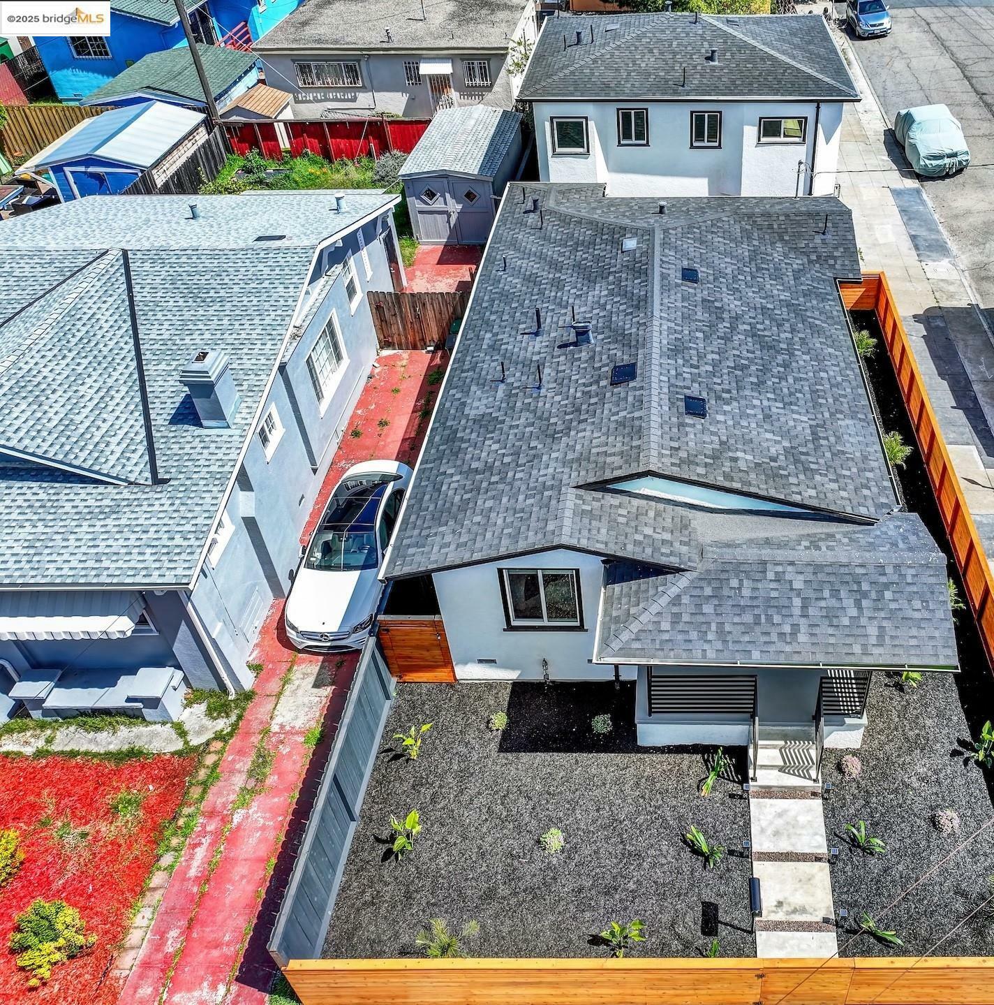 Property Photo: 5900 Marshall St CA 94608