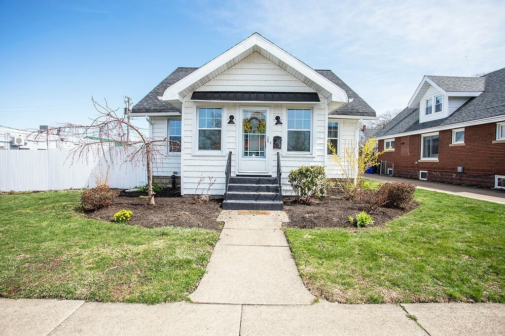 Property Photo: 2617 Oakwood Street PA 16508