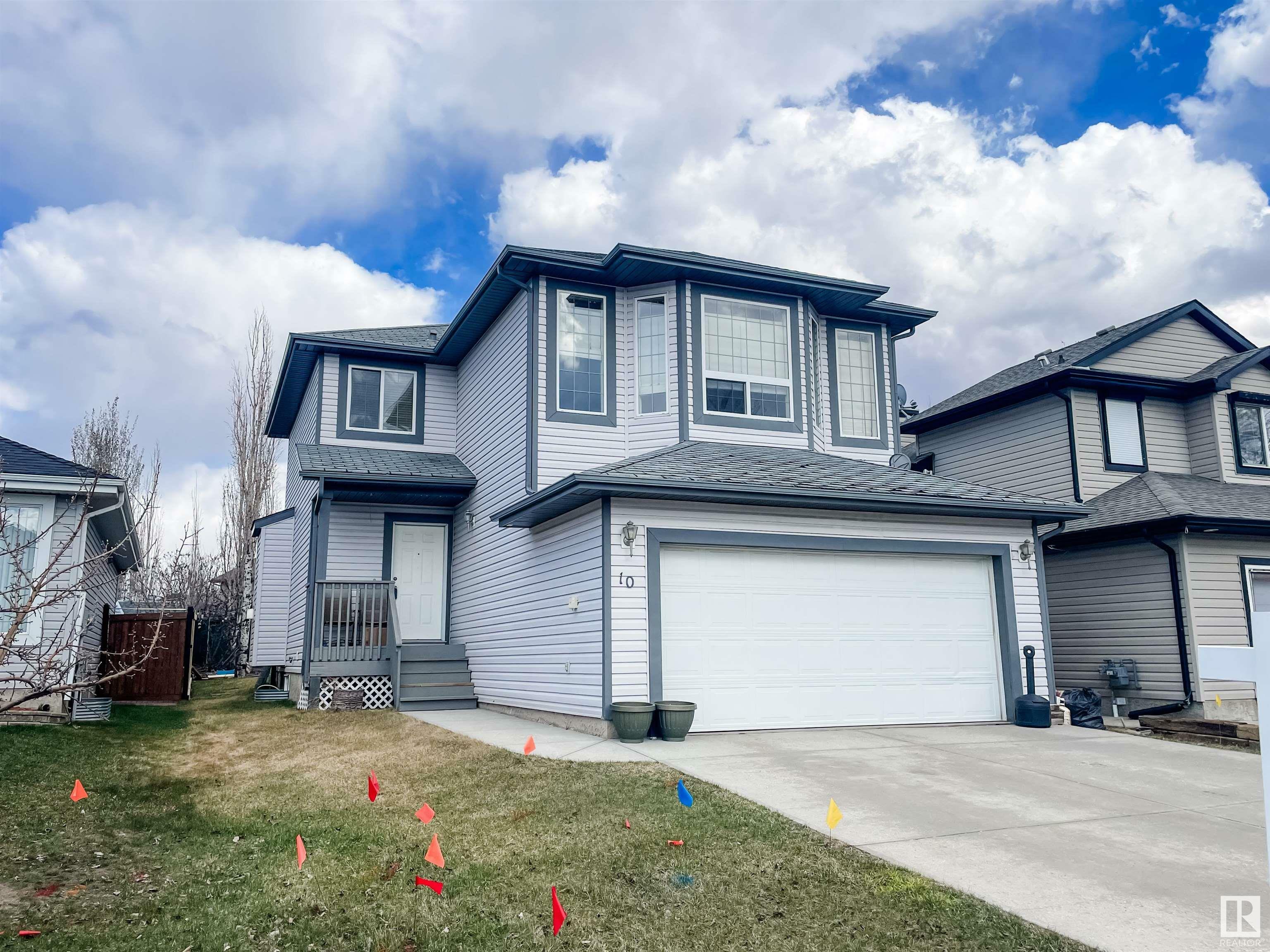 Property Photo: 10 Westwood Lane AB T8L 4N6